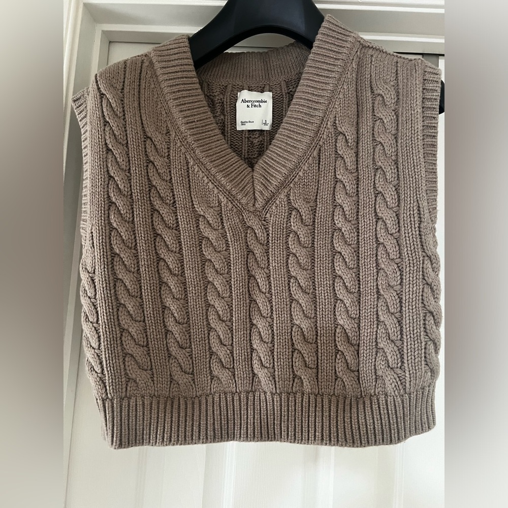 Abercrombie & Fitch Brown Cable Knit Sweater Vest